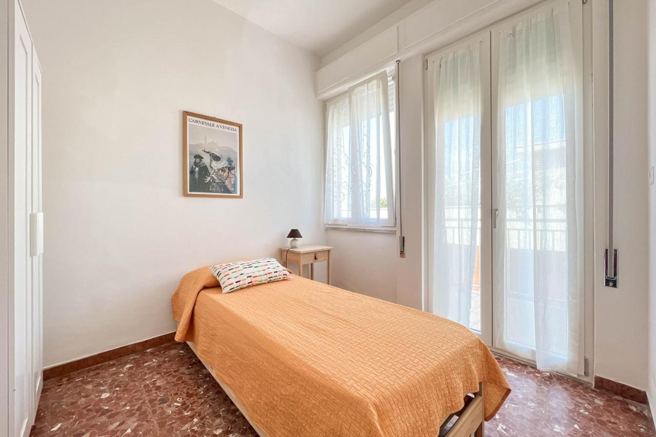 Il Mare In Giardino Apartment Scauri  Bagian luar foto