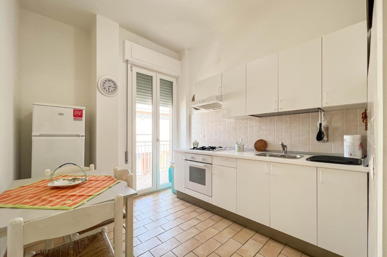 Il Mare In Giardino Apartment Scauri  Bagian luar foto