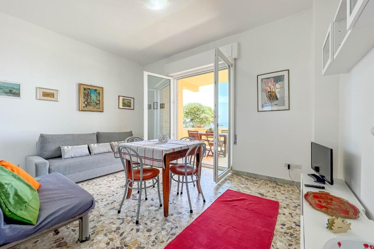 Il Mare In Giardino Apartment Scauri  Bagian luar foto