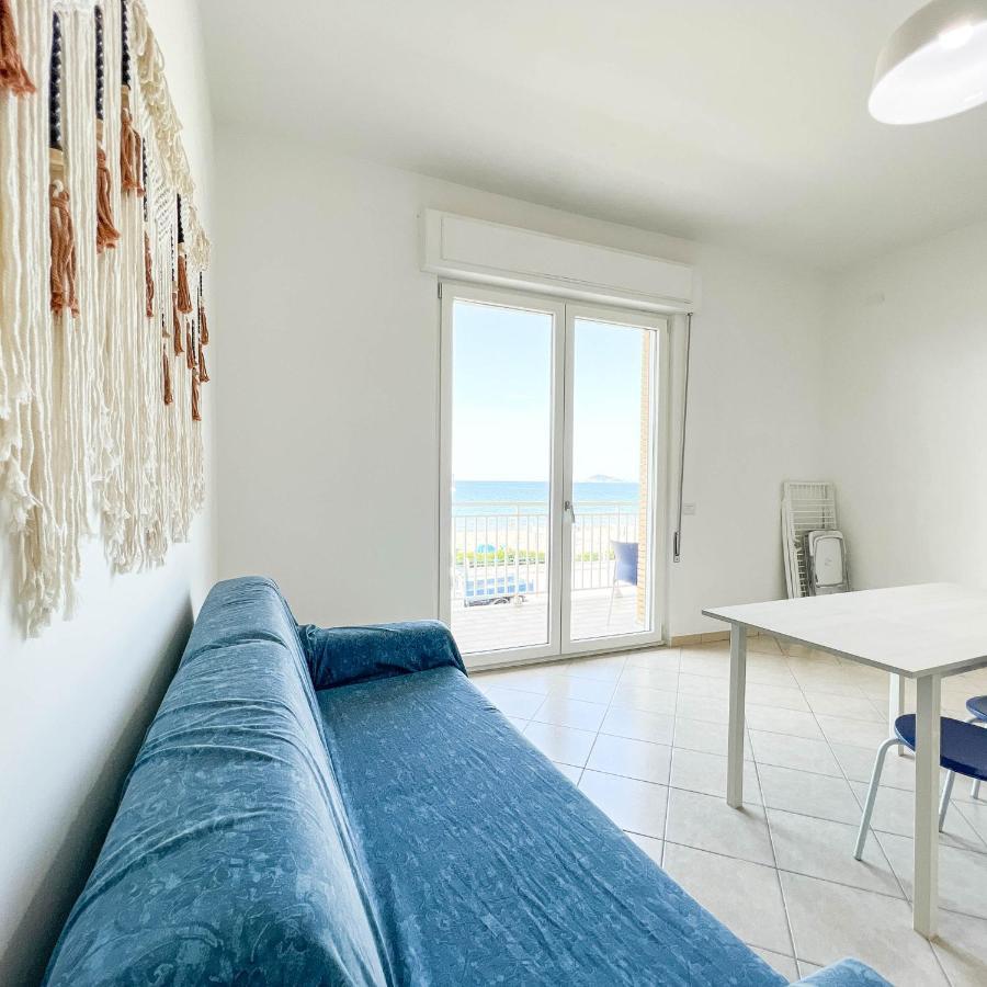Il Mare In Giardino Apartment Scauri  Bagian luar foto