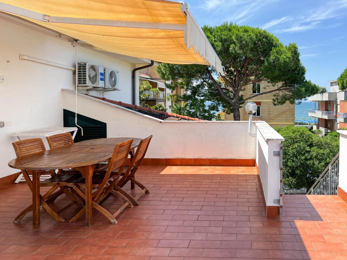 Il Mare In Giardino Apartment Scauri  Bagian luar foto