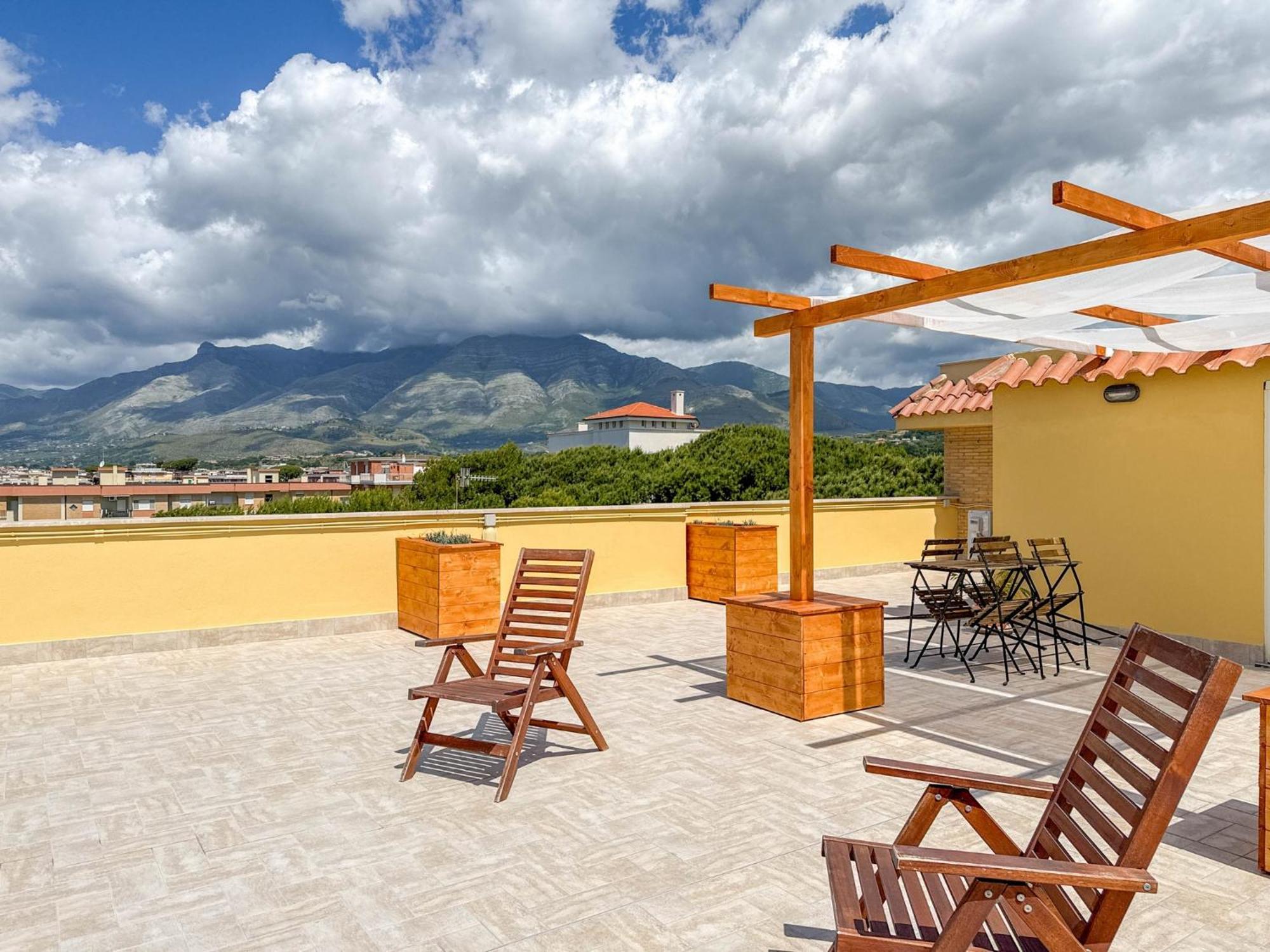 Il Mare In Giardino Apartment Scauri  Bagian luar foto