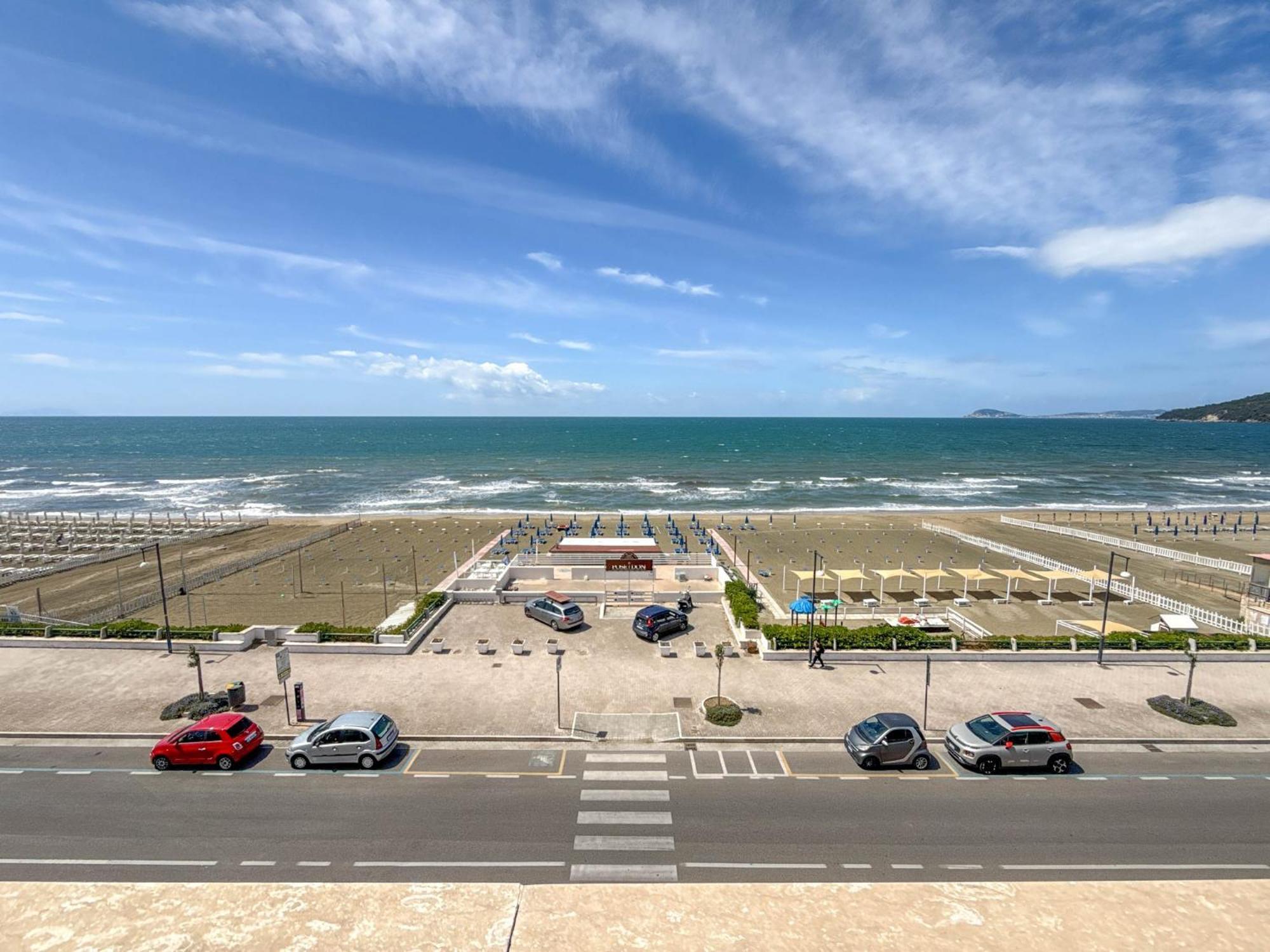 Il Mare In Giardino Apartment Scauri  Bagian luar foto