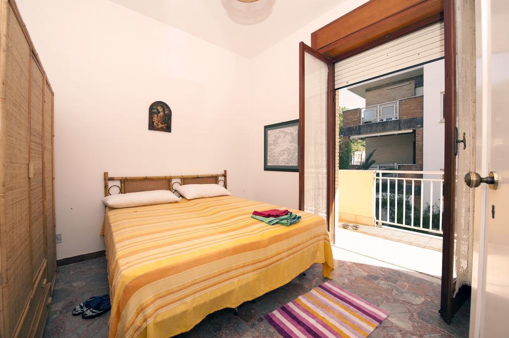 Il Mare In Giardino Apartment Scauri  Bagian luar foto