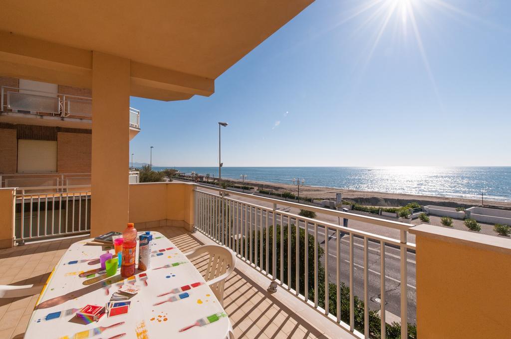 Il Mare In Giardino Apartment Scauri  Bagian luar foto